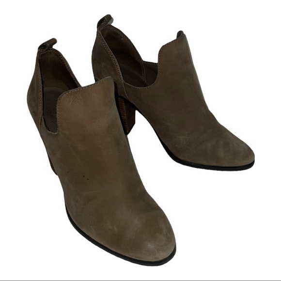 Vince Camuto Federa Taupe Ankle Boots - Picture 1 of 14